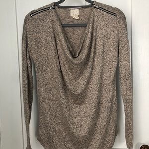 Scoop neck blouse